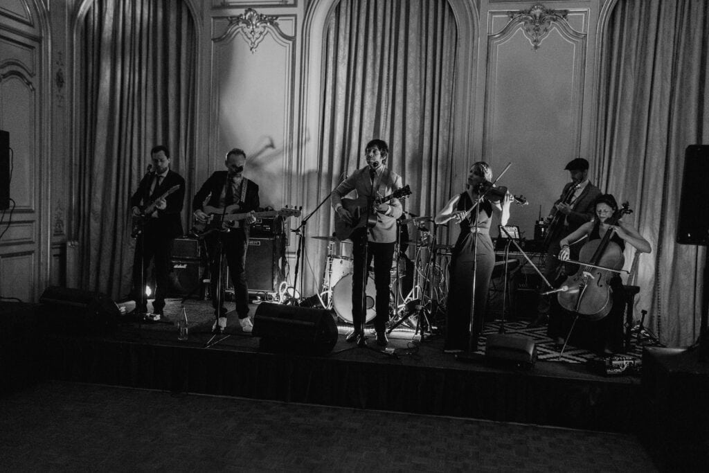 Wedding band in Paris